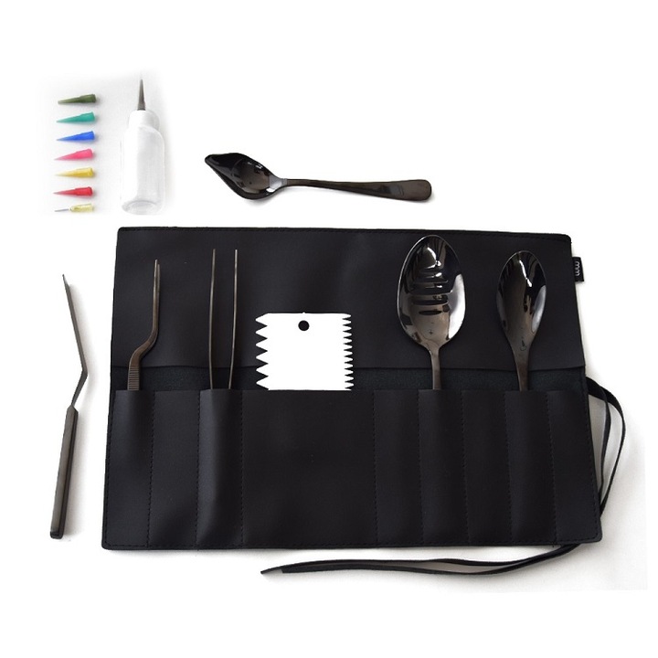 Set 8 ustensile de bucatarie si husa, MikaMax, Inox/Piele ecologica, 38 x 26 cm, Negru