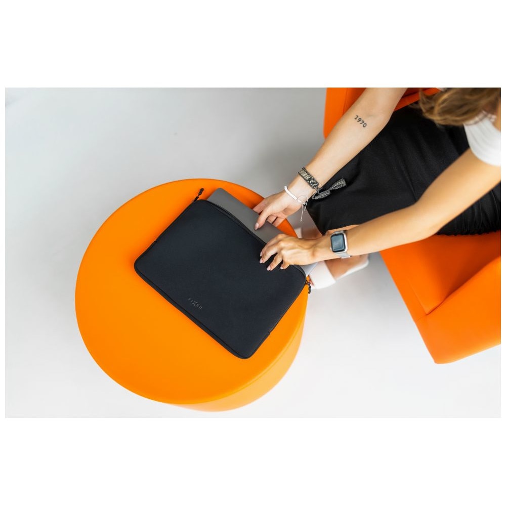 Husa din neopren Fixed Sleeve pentru laptopuri de pana la 14", Negru