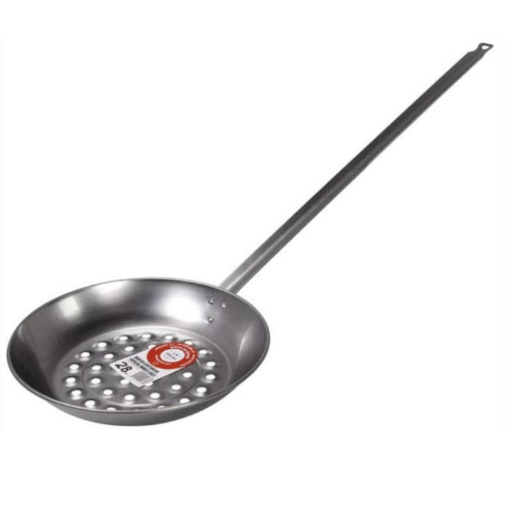 Tigaie cu gauri pentru prajit castane, diametru 28 cm, otel, maner lung, 70 cm, La Ideal, Garcima, GRC10738