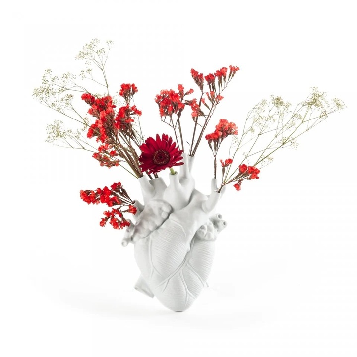 Vaza decorativa in forma de inima anatomica, Ornament de flori, Alba, Inaltime 15cm