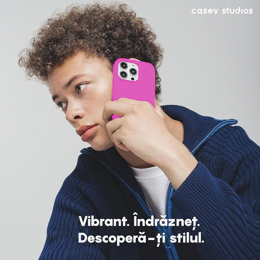 Husa CASEY STUDIOS™ pentru Apple iPhone 15 Pro Max, Soft Silicone Premium, Microfibra in Interior, Fuchsia, de Protectie, Ultra Slim, pentru Incarcare Wireless, Margini Ridicate pentru Protectia Ecranului si a Camerelor