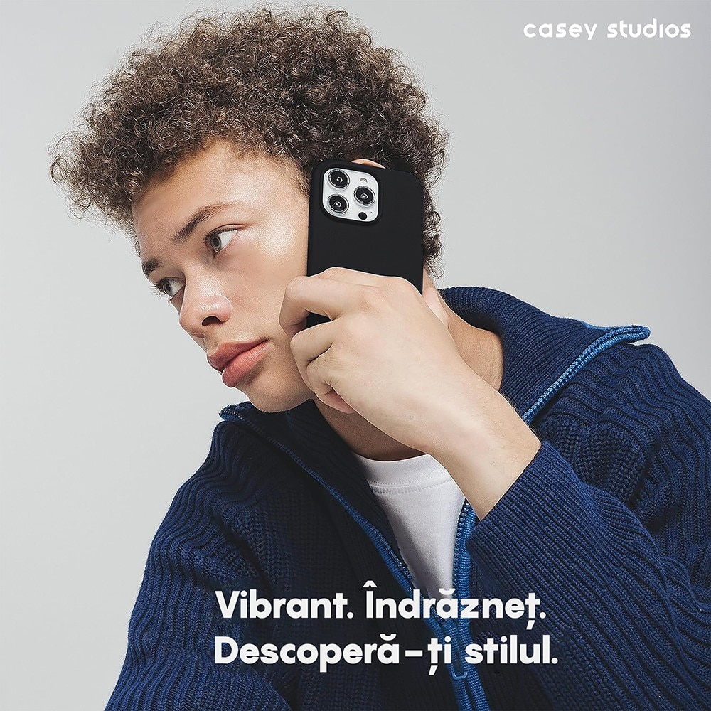 Husa CASEY STUDIOS™ pentru Apple iPhone 15 Pro, Soft Silicone Premium, Microfibra in Interior, Negru, de Protectie, Ultra Slim, pentru Incarcare Wireless, Margini Ridicate pentru Protectia Ecranului si a Camerelor
