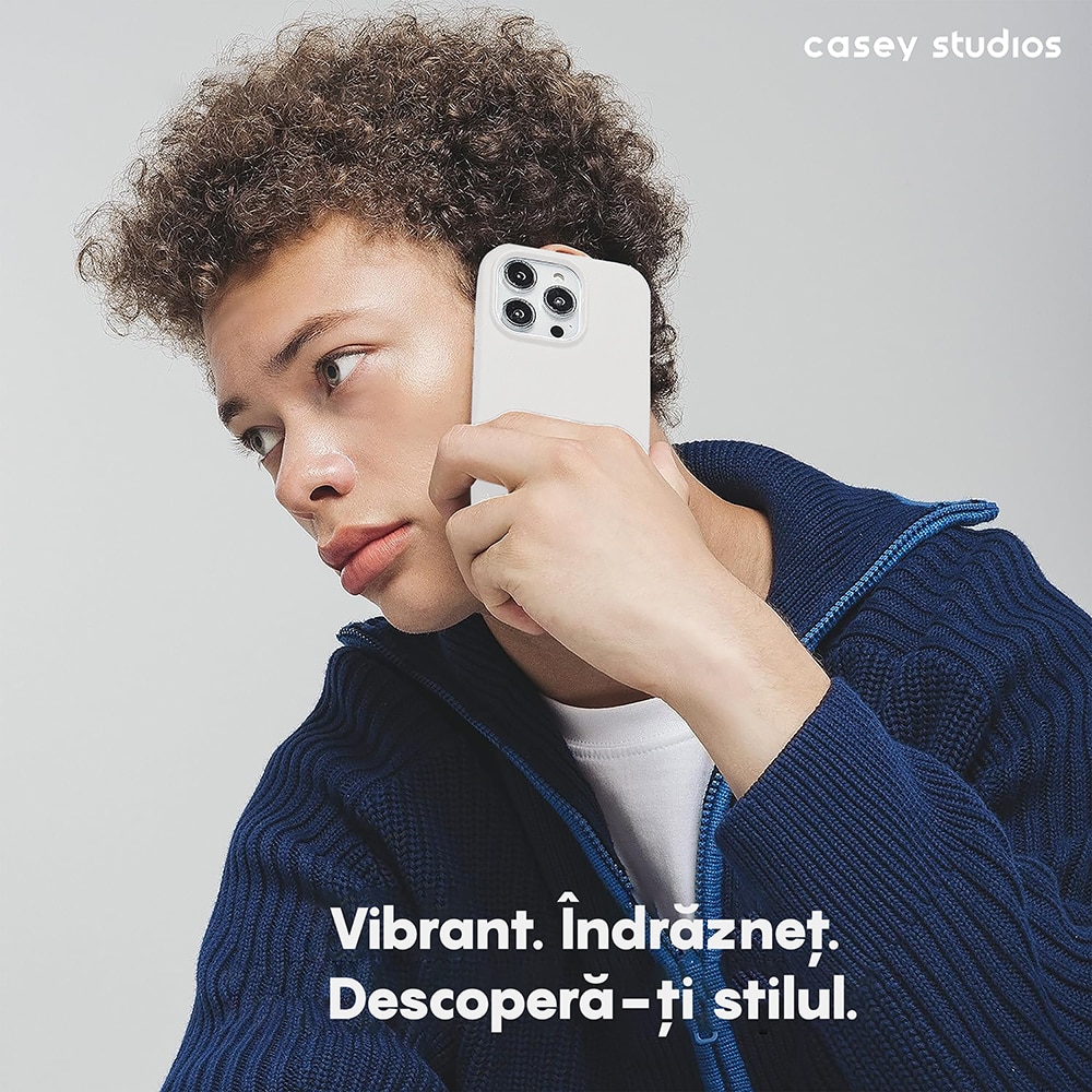 Husa CASEY STUDIOS™ pentru Apple iPhone 15 Pro Max, Soft Silicone Premium, Microfibra in Interior, Alb, de Protectie, Ultra Slim, pentru Incarcare Wireless, Margini Ridicate pentru Protectia Ecranului si a Camerelor