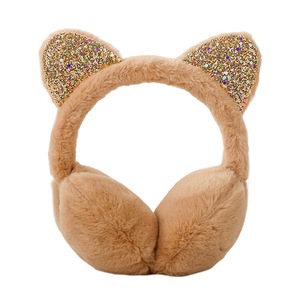 Női kalapok és sapkák