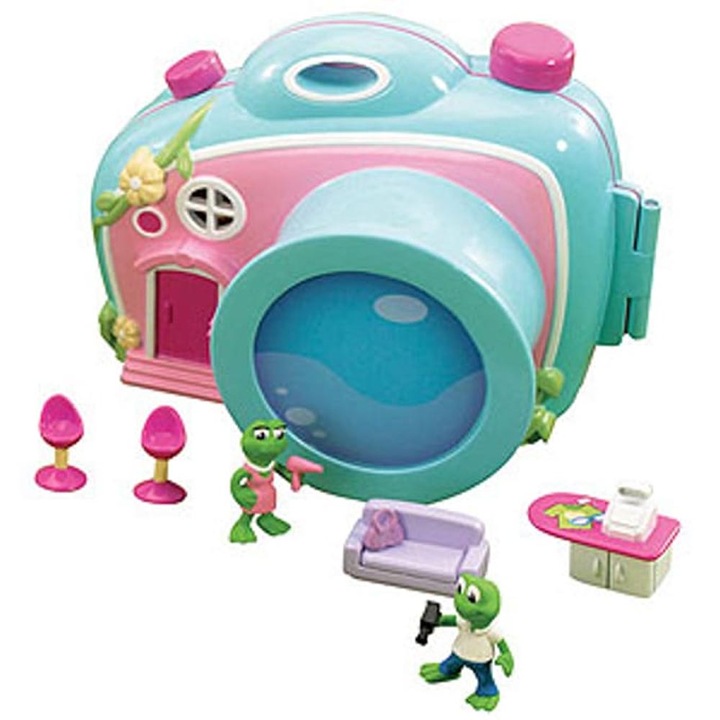 Игрален комплект Teeny Little Family 52025 1-18, Моден Бутик превърнат от стар фотоапарат, Многоцветен, 25см