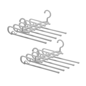 Закачалки за дрехи и стойки