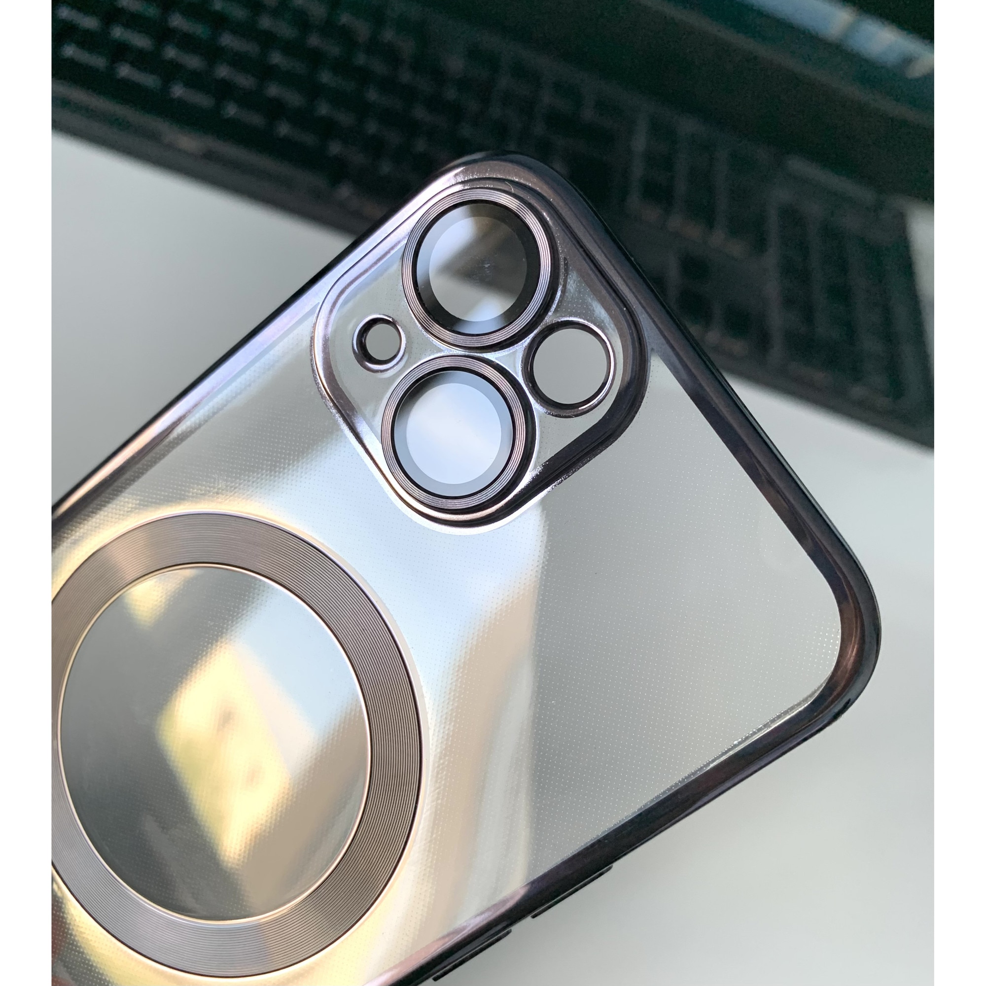 Husa din silicon cu margini metalizate Ultra-Soft, Luxury Magsafe, compatibila cu iPhone 11 / Negru