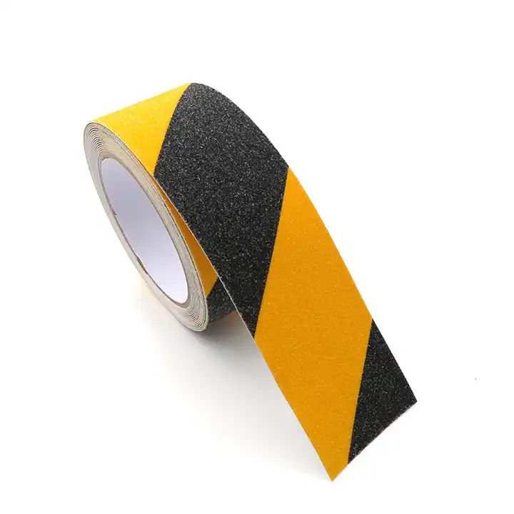 Banda Adeziva Antialunecare MaffStuff®, Abraziva, cu Granulatie Grosiera, Aplicabila pe Gresie, Beton, Parchet, Metal, 5 cm x 5 m, Negru cu Galben