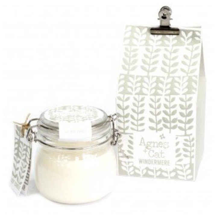 Свещ от соев восък Agnes & Cat, буркан за многократна употреба от 400 ml, подходяща за вегани и животни, Windermere