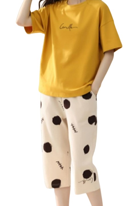 Pijama dama, set doua piese, bluza maneca scurta si pantaloni trei sferturi, model cu imprimeu abstract, tematica clasic elegant, EFAYN, Galben
