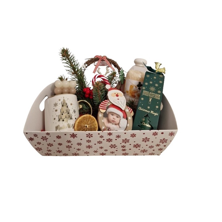 Кошница за коледните празници, с празнична аранжировка Prestige Gift, кутия със снежинки
