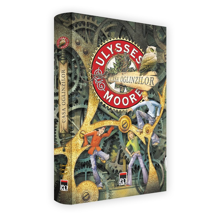 Casa oglinzilor, Ulysses Moore