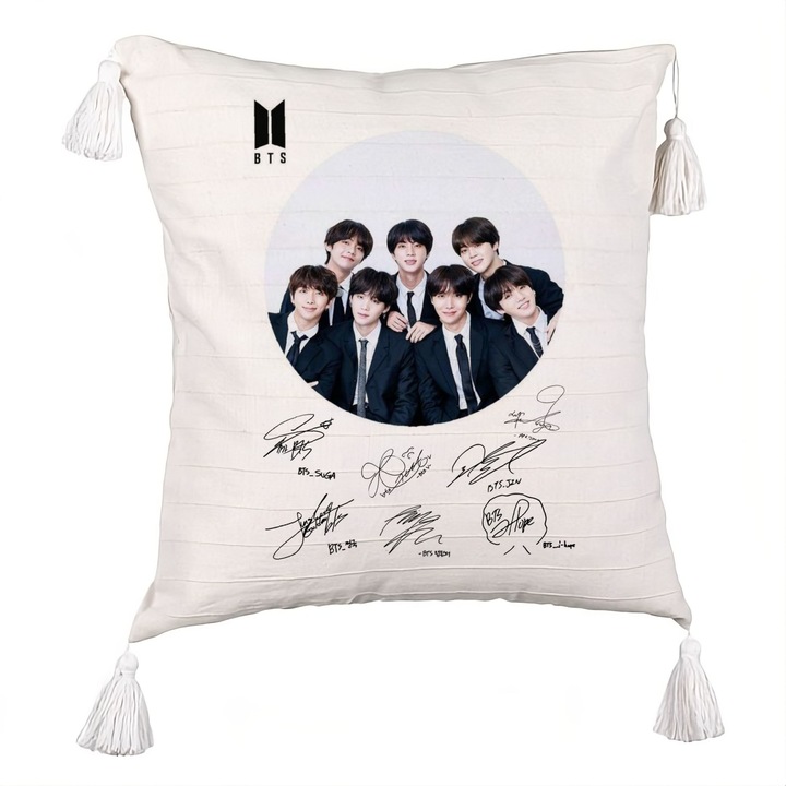 Perna Decorativa cu Franjuri BTS Army in Costum cu Semnaturi, 40x40 cm, Ecru, Cu fermoar