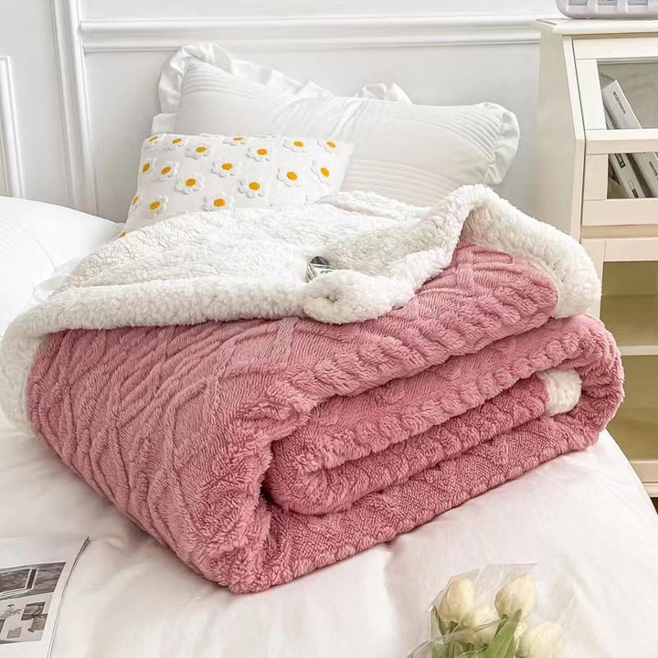 Дебело одеяло Cocolino + 2 калъфки за възглавница, с косъм, 200x230 см, плетен тип, розово