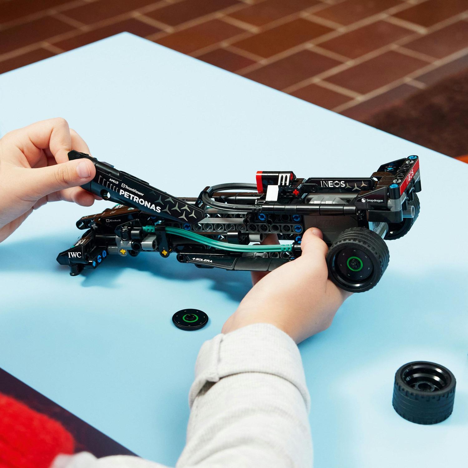 LEGO® Technic - Mercedes-AMG F1 W14 E Performance Pull-Back 42165