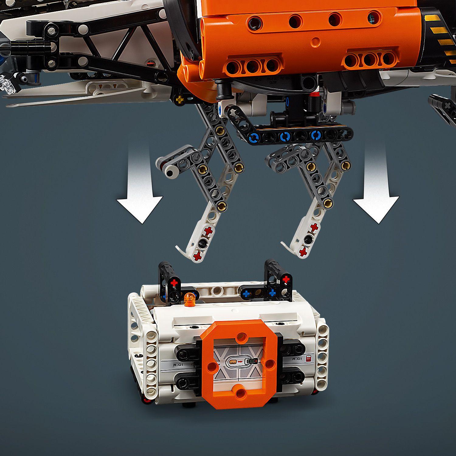 LEGO® Technic - Naveta spatiala LT81 cu decolare si aterizare