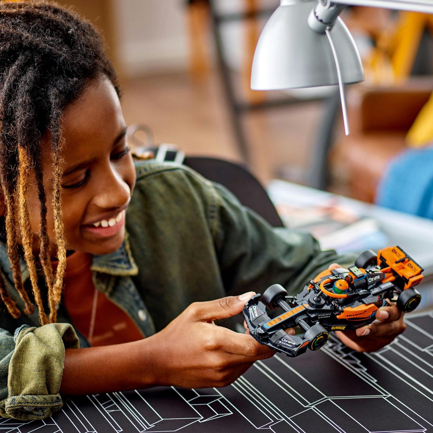 LEGO® Speed Champions - Masina de curse McLaren de Formula 1 2023