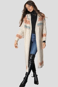 Дамски пуловери и жилетки