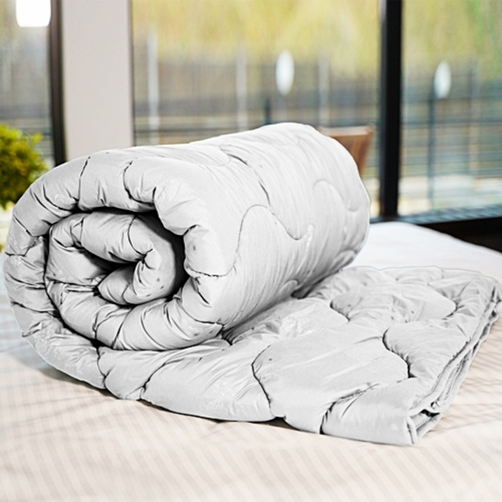 Pilota iarna, 200x220cm, matlasata, umplutura 100% lana, 400g/m2, tesatura policoton, lavabila, Pucioasa, alba