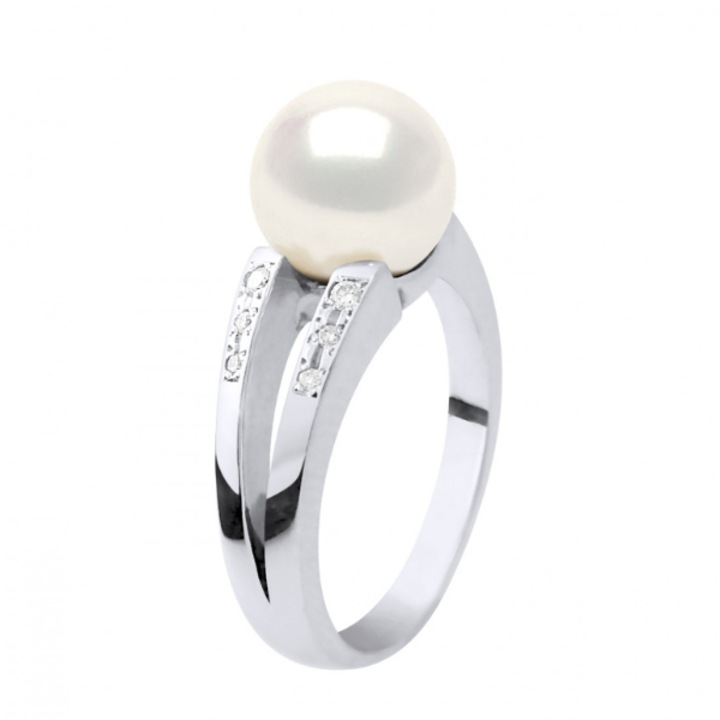 Inel din aur alb, cu perla alba de cultura, calitate AAA+, 8-9 mm, si diamante naturale 0, 060 ct