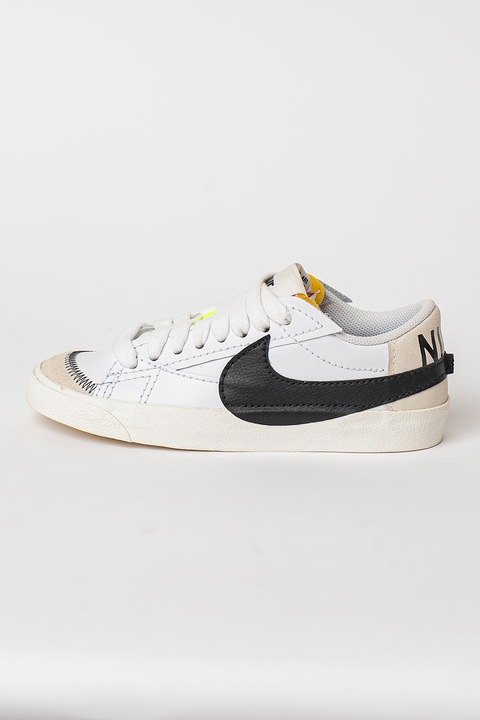 Nike, Спортни обувки Blazer Low 77 от кожа, Бял, Черен, 6.5