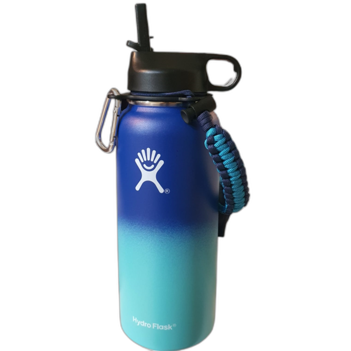 Бутилка Hydro Flask от неръждаема стомана и вакуумна изолация с капак, щипка и сламка 946 мл, тъмно синьо/светло синьо