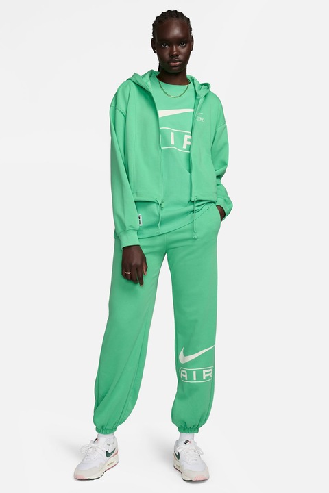 Nike, Разкроен спортен панталон Air с лого, Зелен