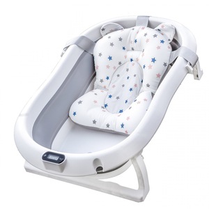 Baba fürdőkád és fürdőszobai kellékek