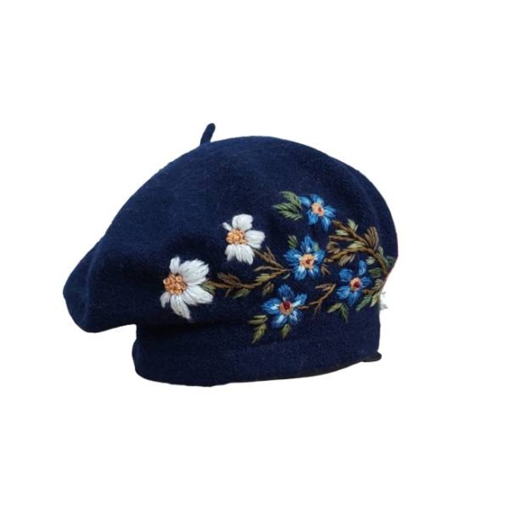 Bereta din lana brodata manual albastru inchis55cm