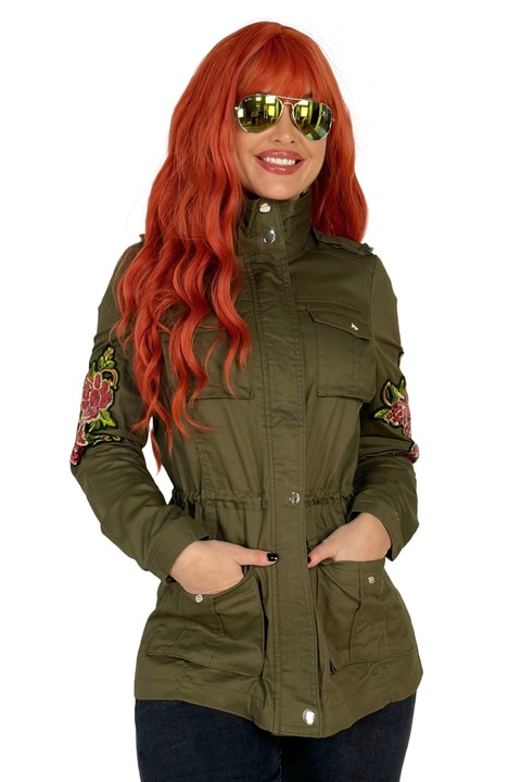 Jacheta cu broderie, model vintage