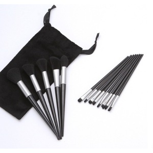 Апликатори и четки за грим