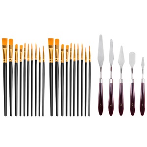 Acuarele, pensule si blocuri de desen