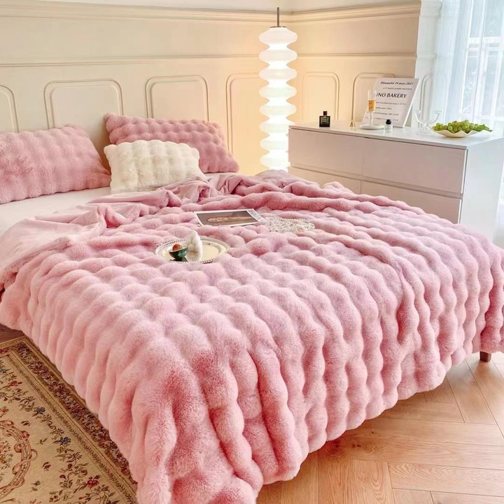 Пухкаво одеяло Cocolino, изкуствена заешка козина, 200 x 230 см, Розов