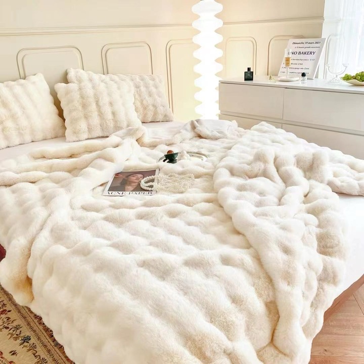Одеяло Cocolino, изкуствена заешка козина, 200 x 230 см, бяло