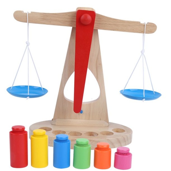 Fából készült Montessori mérleg színes részekkel