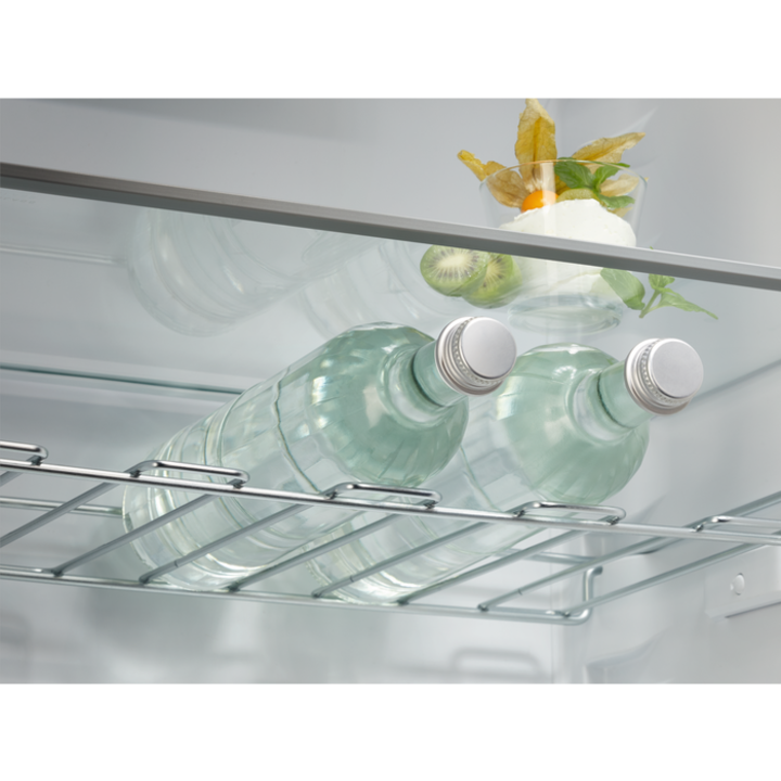 Combina frigorifica incorporabila Electrolux ENC8MD18S, 248 l, Multiflow, Usa reversibila, Control electronic, Fresh Frost Free, Clasa D, H 178 cm
