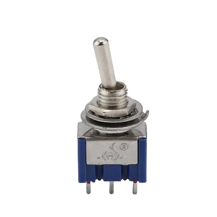 12V - 6 A 3 tűs, 2 állású, karos billenőkapcsoló