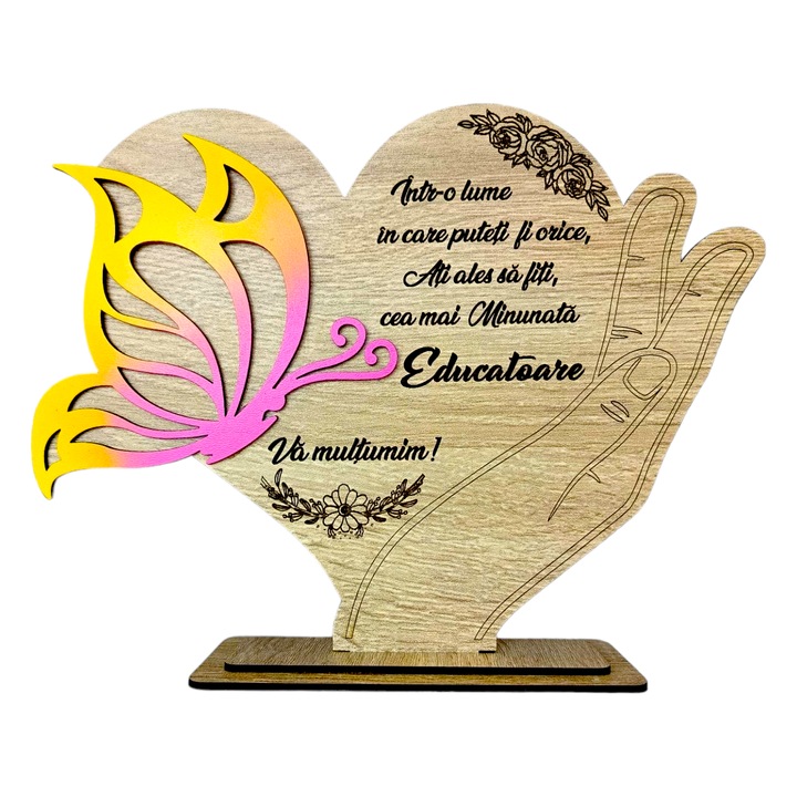Decoratiune tablou inima cu fluture, personalizat cu mesaj standard pentru educatoare, dimensiune 22cm, model 1, crem