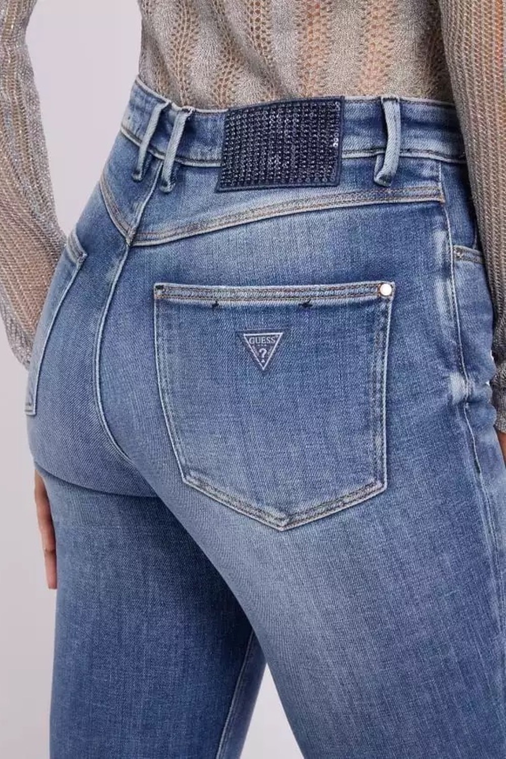 Guess 30 L29 EMAG bg guess-30-l29-emag-bg