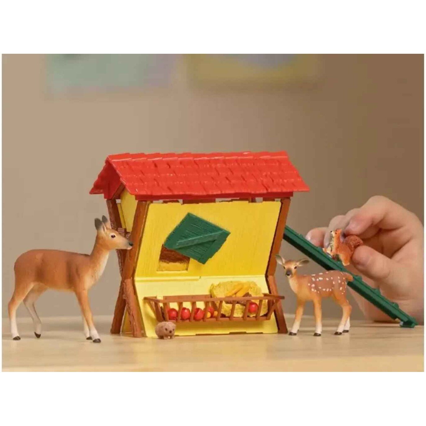Set de joaca Schleich, Farm World, Hranind animalele padurii - eMAG.ro