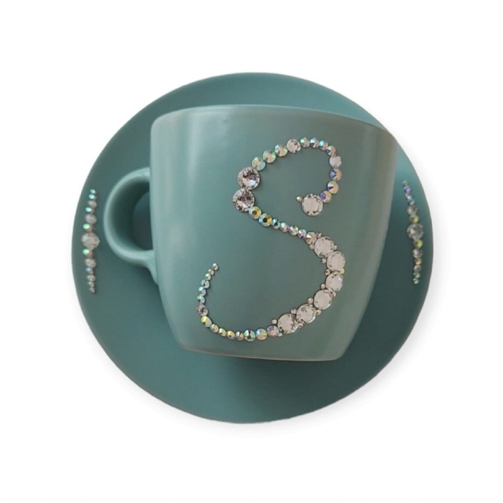 Cana si farfurie turcoaz mat deschis, stralucitoare, decorata cu cristale, initiala S, 25 Cl, by Alexandra Vacarusi