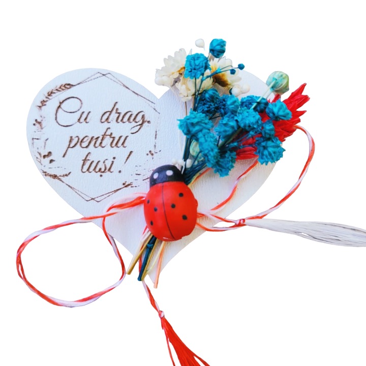 Martisor pentru matusa - inima cu flori naturale uscate, lemn gravat, magnet