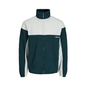 Jachete si geci sport barbati