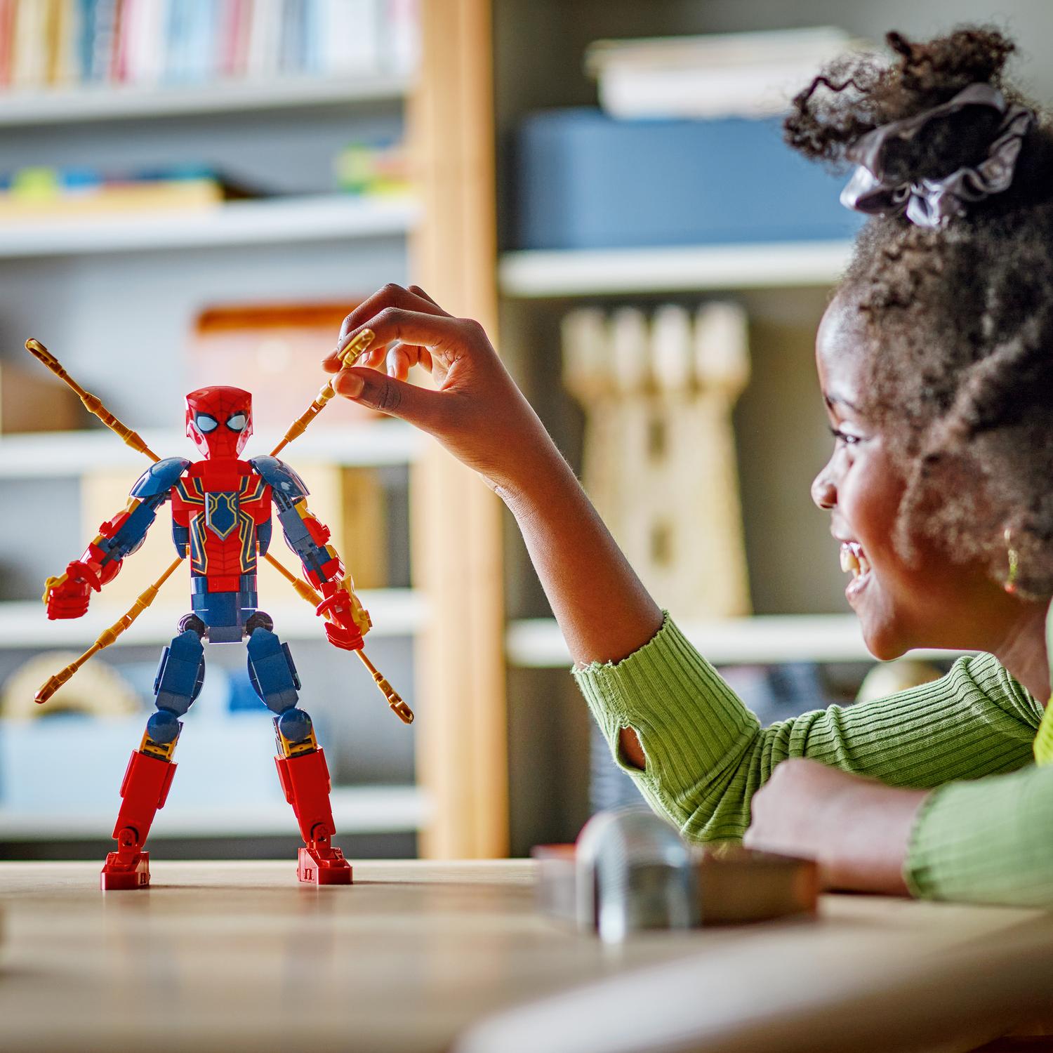 LEGO® Marvel - Figurina de constructie Omul Paianjen de fier 76298