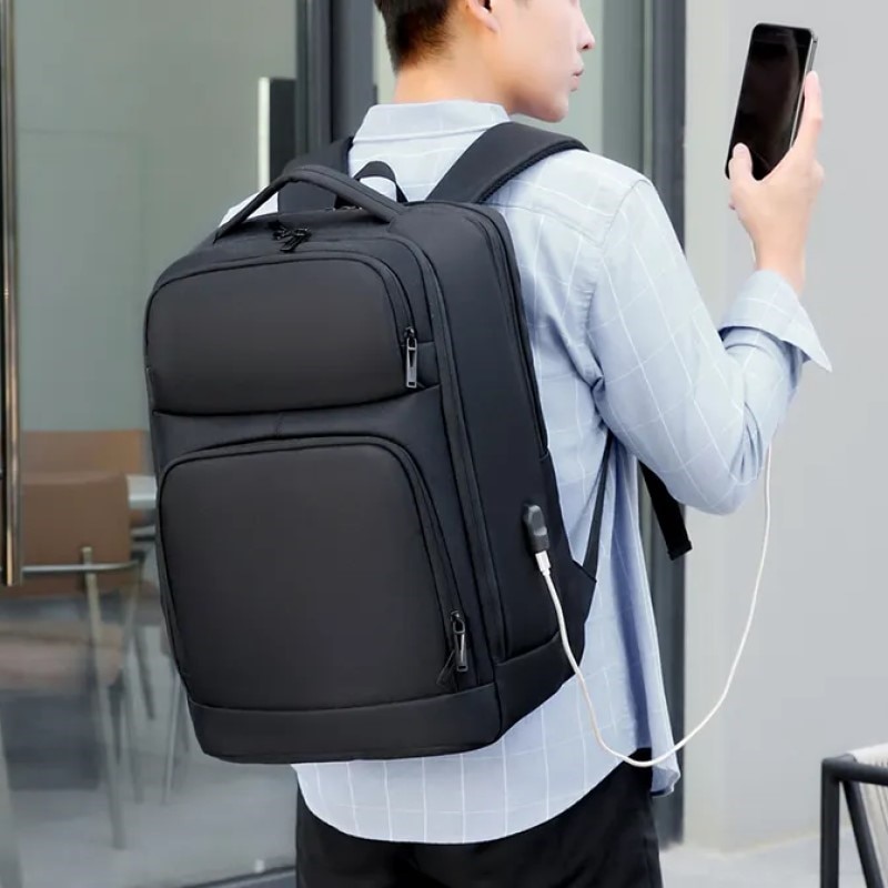 Rucsac laptop 17" pentru calatorii, expandabil, cu buzunar antifurt si port USB, Escalate, 31x19/24x47 cm, Negru