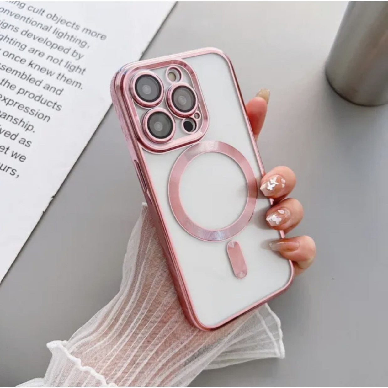 Husa din silicon cu margini metalizate Ultra-Soft, Luxury Magsafe, compatibila cu iPhone 15 Plus / Roz