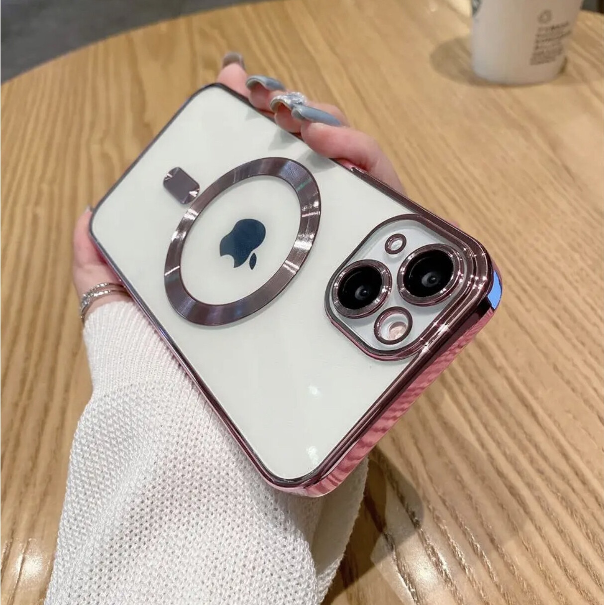 Husa din silicon cu margini metalizate Ultra-Soft, Luxury Magsafe, compatibila cu iPhone 15 Plus / Roz