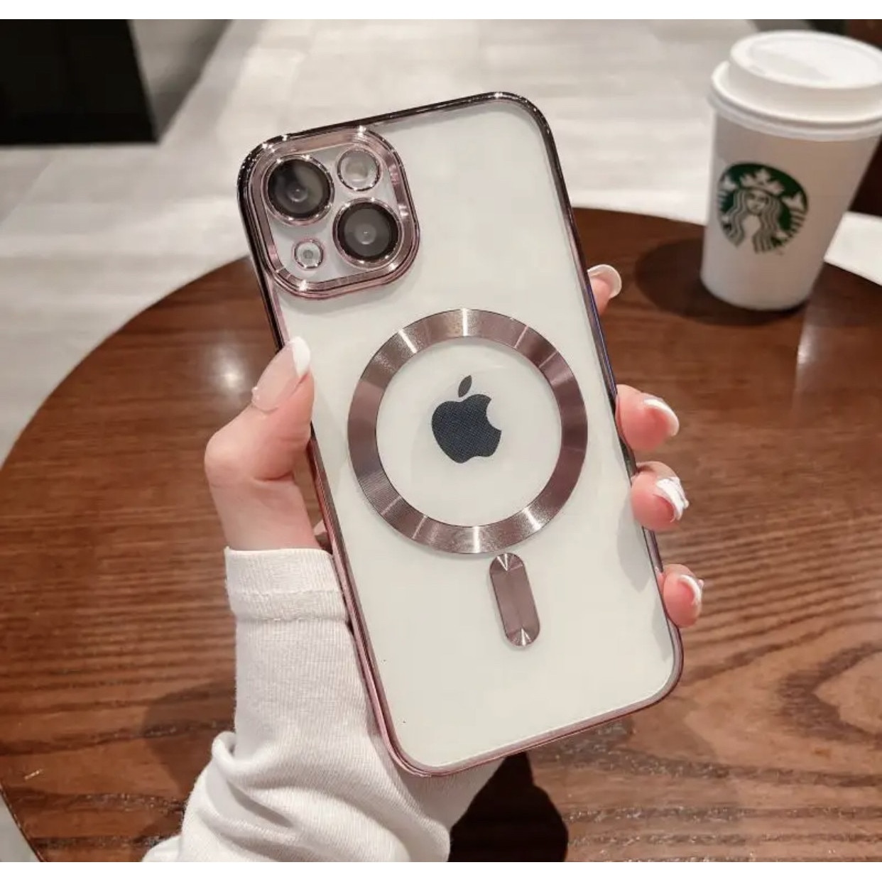 Husa din silicon cu margini metalizate Ultra-Soft, Luxury Magsafe, compatibila cu iPhone 15 Plus / Roz