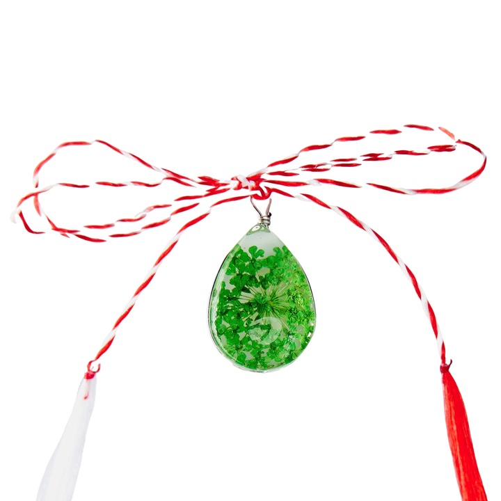 Pandativ martisor handmade cu floare naturala verde, forma lacrima