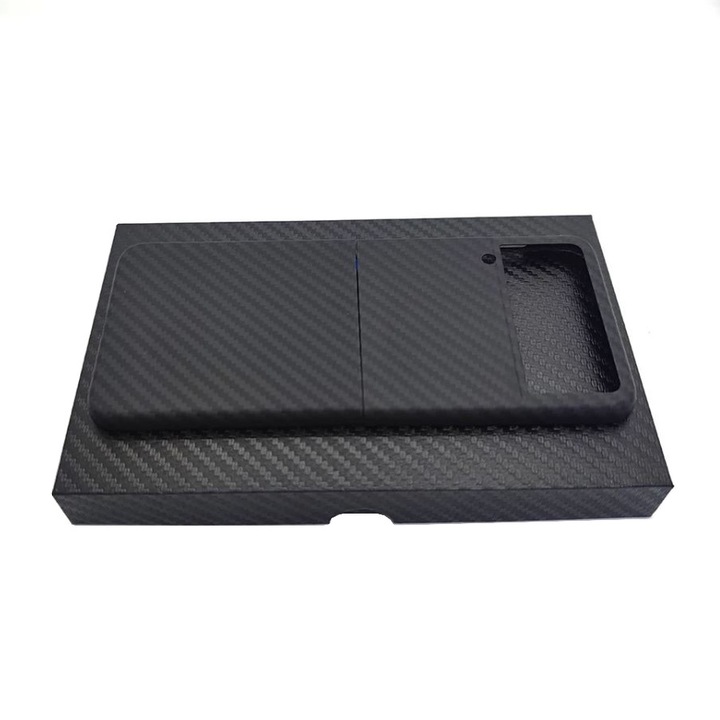 Husa Kevlar, Aramida, Compatibila cu Samsung Z Flip 3, Aspect Carbon, Ultra solida, Negru